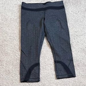 LULULEMON CROP LEGGINGS